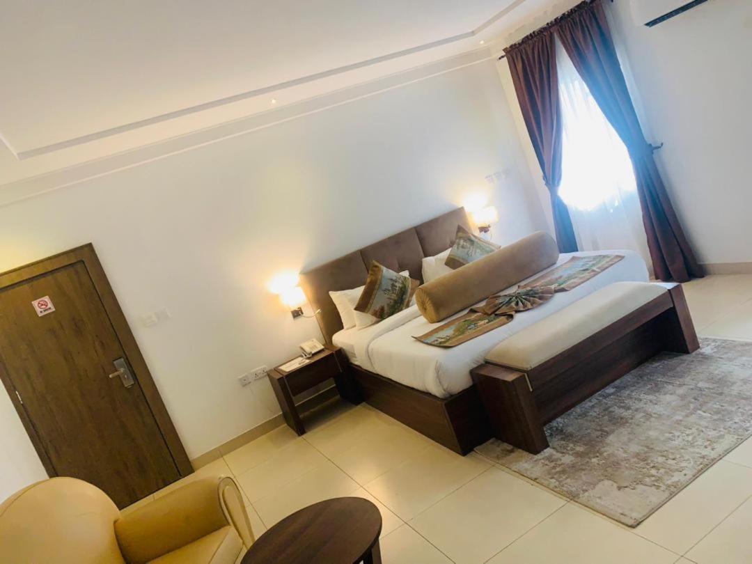 Swiss Pearl Continental Suite Wupa Exterior foto