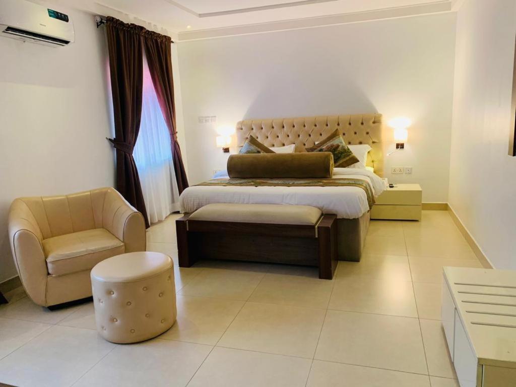 Swiss Pearl Continental Suite Wupa Exterior foto